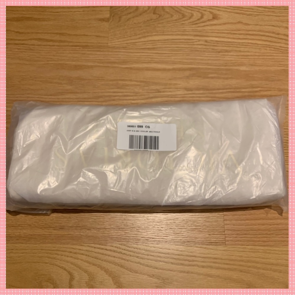 NWT Victoria Secret tote with insulated cooler! - Picture 12 of 12
